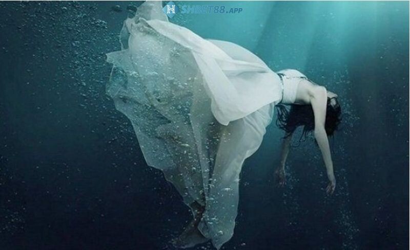 Mơ thấy người chết có phải điềm xấu? Giải mã giấc mơ Shbet 12 Đàn ông mơ thấy người chết là vợ mình