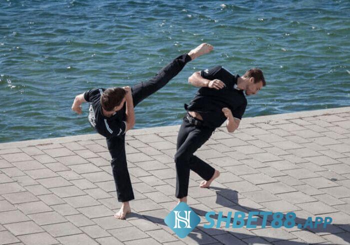 Nằm mơ thấy đánh nhau có phải điềm dữ? Đánh số mấy? 7 Ngủ mơ thấy đánh nhau với người thân